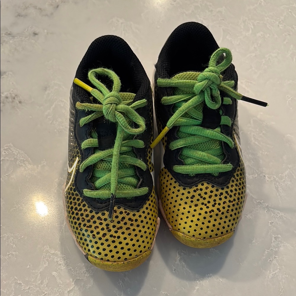 Nike Kids' Black and Yellow baseball cleats